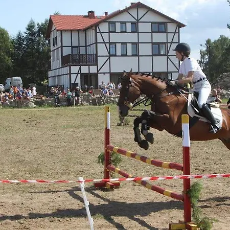 Gasthuis Kupperowka- Stadnina Koni Kolano Szymbark (Pomerania)